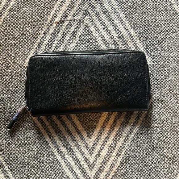 Roxy Wallet - Picture 2 of 6
